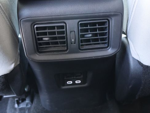 Used 2025 Toyota RAV4 XLE FWD image 13
