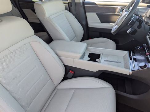 Used 2024 Hyundai Santa Fe Calligraphy image 13