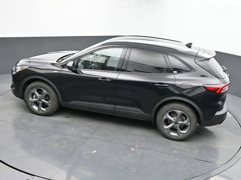 Used 2025 Ford Escape ST-Line image 17