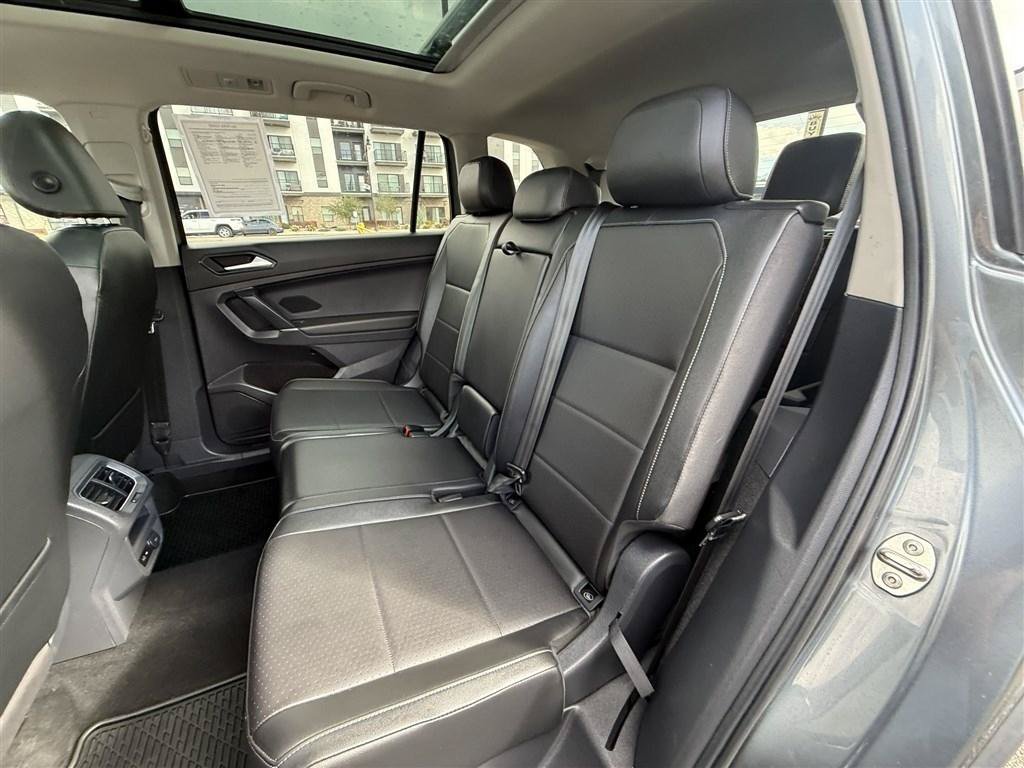 Used 2018 Volkswagen Tiguan SEL AWD/4WD image 19