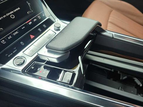 Used 2024 Audi Q8 e-tron Premium Plus w/ Premium Plus Package image 32