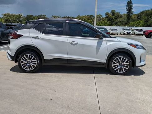 Used 2023 Nissan Kicks SV FWD image 4