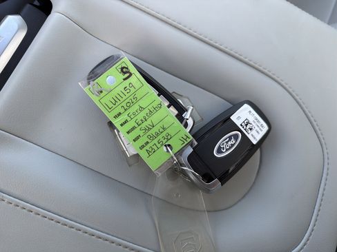 Used 2025 Ford Expedition Platinum w/ Driver's Package image 35