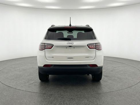 Used 2025 Jeep Compass Limited image 7