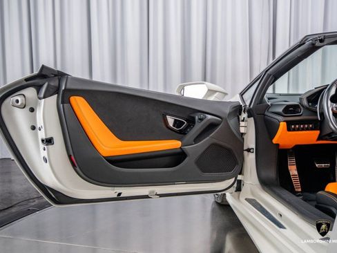 Used 2017 Lamborghini Huracan LP 610-4 image 40