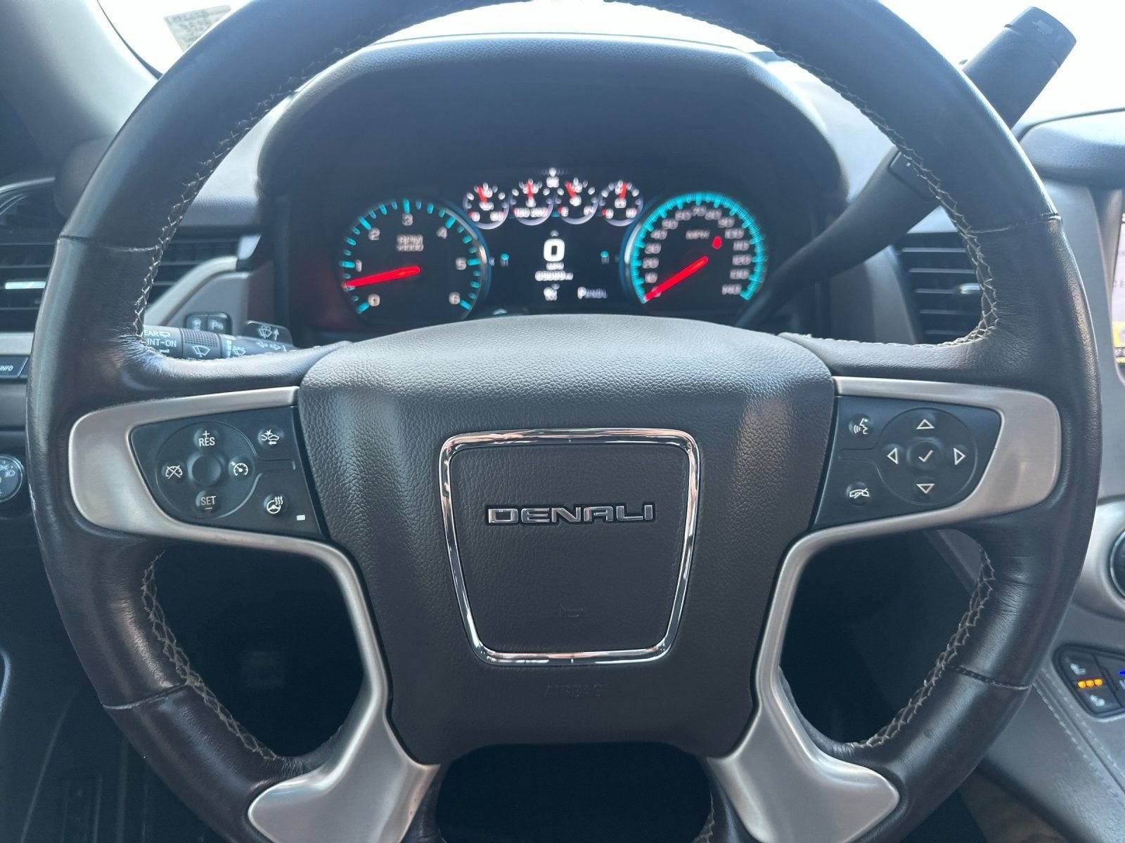 Used 2020 GMC Yukon Denali w/ Denali Ultimate Package AWD/4WD image 30