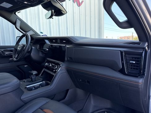 Used 2024 GMC Sierra 1500 AT4 w/ Technology Package image 41