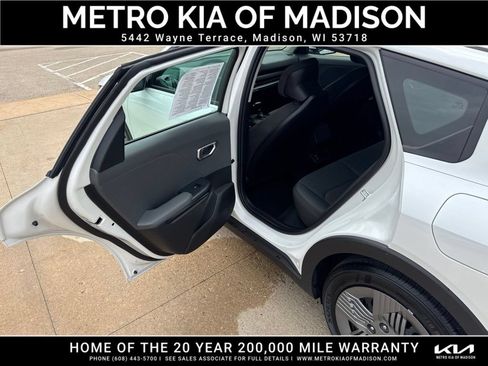 Used 2025 Kia K4 FWD image 27