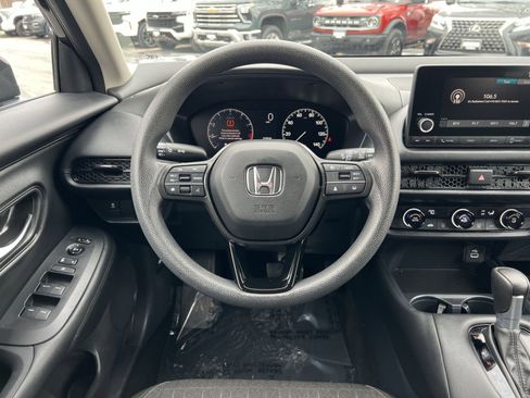 Used 2023 Honda HR-V LX image 15