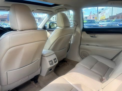 Used 2015 Lexus ES 350 F Sport w/ Luxury Package FWD image 37