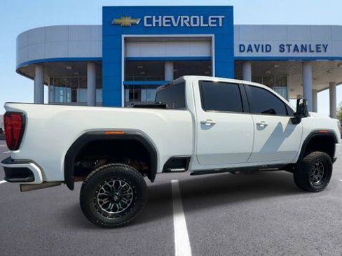 Used 2022 GMC Sierra 2500 AT4 AWD/4WD image 8