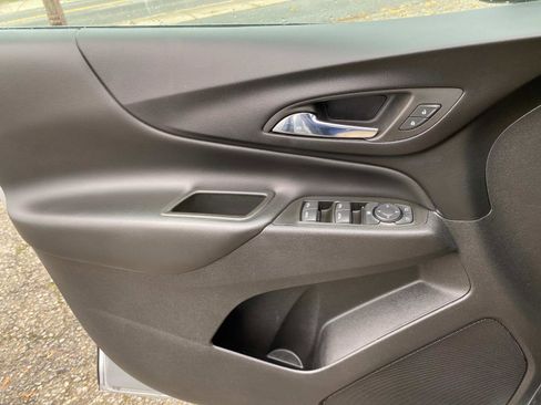 Used 2022 Chevrolet Equinox LT image 25