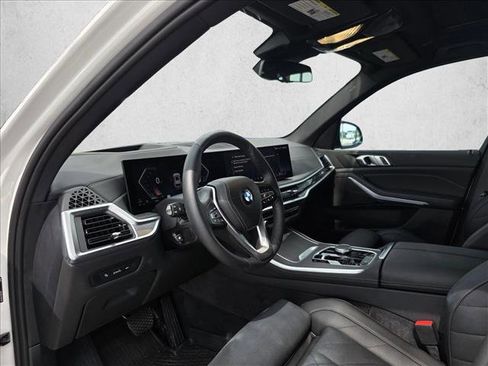 Used 2024 BMW X5 xDrive40i w/ Parking Assistance Package AWD/4WD image 12