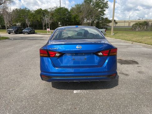 Used 2025 Nissan Altima 2.5 SV image 4