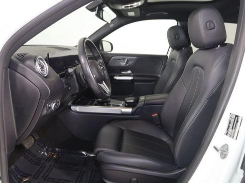 Used 2023 Mercedes-Benz GLB 250 4MATIC image 11