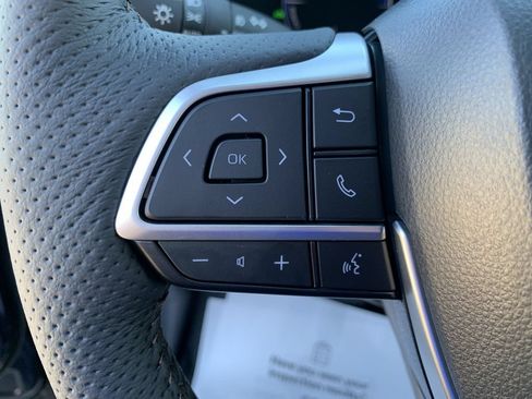 Used 2026 Toyota Sienna Platinum AWD/4WD image 28
