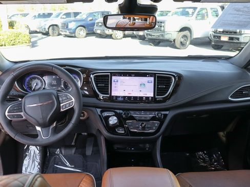 Used 2022 Chrysler Pacifica Pinnacle image 27