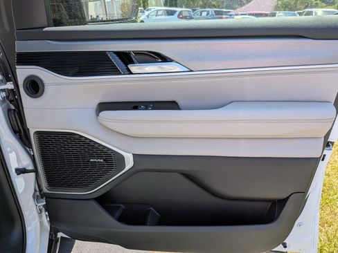New 2026 Jeep Grand Wagoneer L 4WD image 26