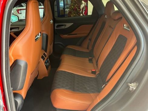 Used 2019 Jaguar F-PACE SVR image 25
