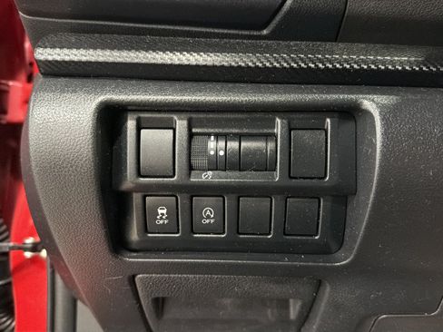 Used 2023 Subaru Crosstrek 2.0i AWD/4WD image 19