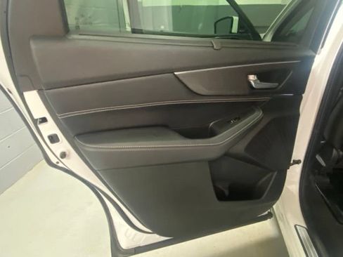 Used 2022 Acura MDX SH-AWD w/ Advance Package image 8