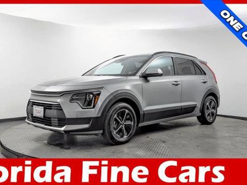 Used 2025 Kia Niro LX FWD image 1