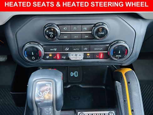 Used 2022 Ford Bronco Badlands image 6