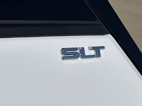 Used 2021 GMC Terrain SLT image 31