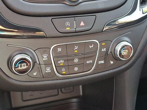 Used 2022 Chevrolet Equinox RS AWD/4WD image 16