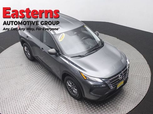 Used 2024 Nissan Rogue S AWD/4WD image 3