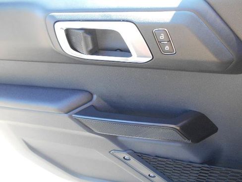 Certified 2025 Ford Bronco Badlands AWD/4WD image 12
