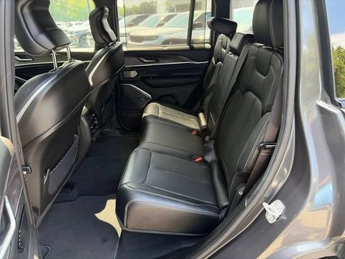 Certified 2023 Jeep Grand Cherokee Overland w/ Luxury Tech Group IV AWD/4WD image 14