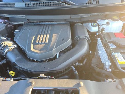 Used 2024 GMC Acadia Elevation image 6