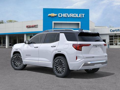 New 2026 GMC Terrain Denali w/ LPO, Black Badging Package image 3