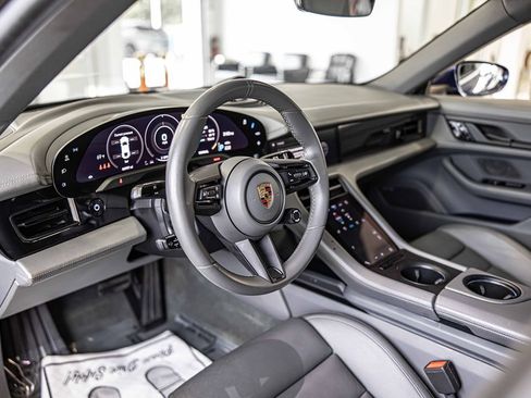 Used 2021 Porsche Taycan 4S w/ Premium Package image 22