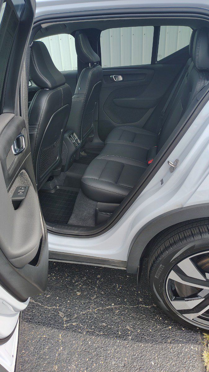 Used 2024 Volvo XC40 B5 Ultimate w/ Protection Package Premier AWD/4WD image 19