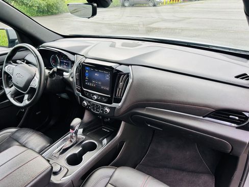Used 2023 Chevrolet Traverse RS image 30