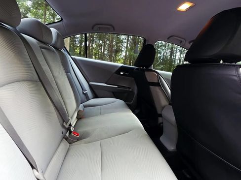 Used 2017 Honda Accord LX image 12