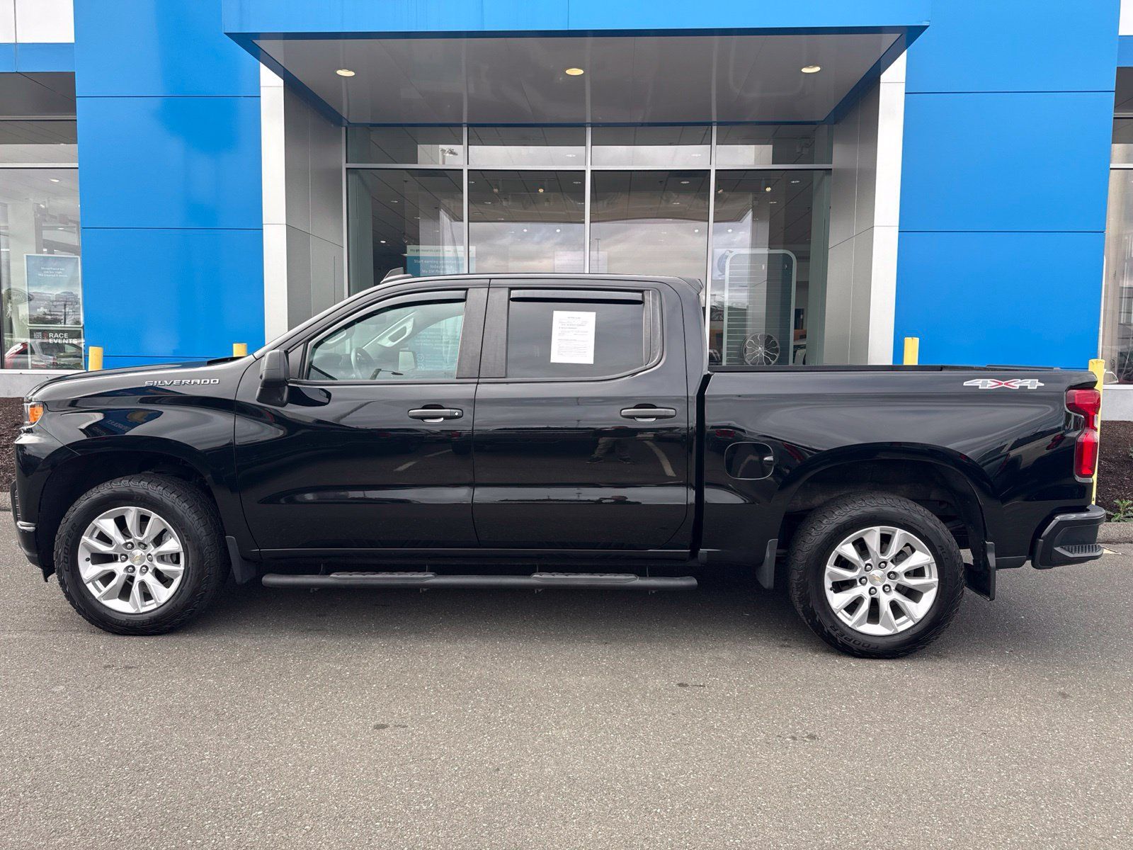 Used 2021 Chevrolet Silverado 1500 Custom w/ Safety Confidence Package AWD/4WD image 9
