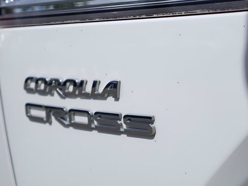 Used 2023 Toyota Corolla Cross L AWD/4WD image 27