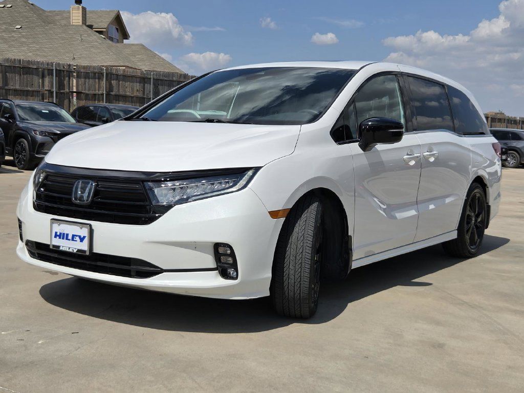 Used 2024 Honda Odyssey Sport image 2