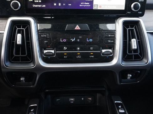 Used 2023 Kia Sorento S w/ Panoramic Sunroof Package AWD/4WD image 45
