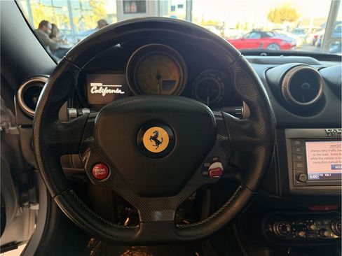 Used 2011 Ferrari California image 15