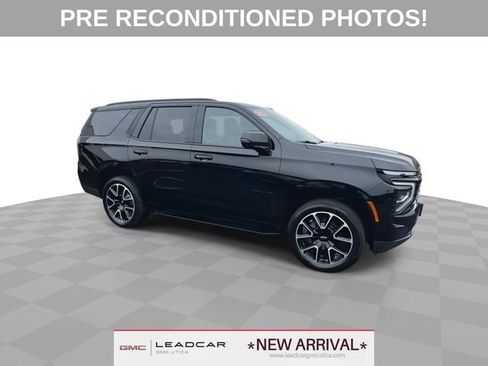 Used 2025 Chevrolet Tahoe RST w/ Comfort Package AWD/4WD image 2