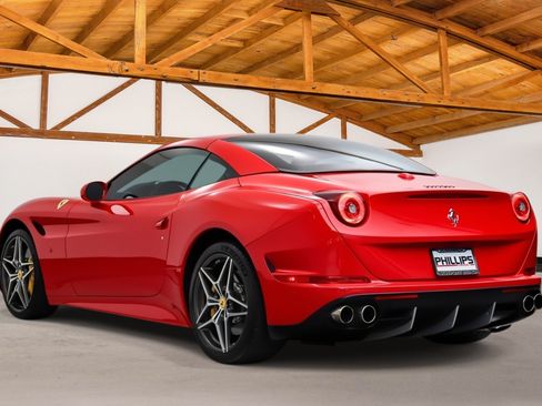 Used 2016 Ferrari California T RWD image 2