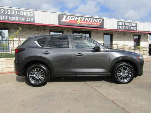 Used 2017 MAZDA CX-5 Touring w/ Preferred Equipment Package image 5