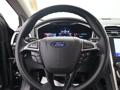 Used 2020 Ford Fusion SE FWD image 20