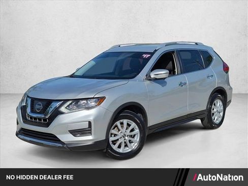 Used 2017 Nissan Rogue SV w/ SV Premium Package FWD image 1