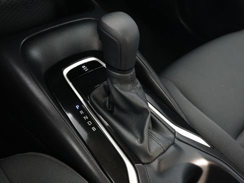 Used 2025 Toyota Corolla LE image 19