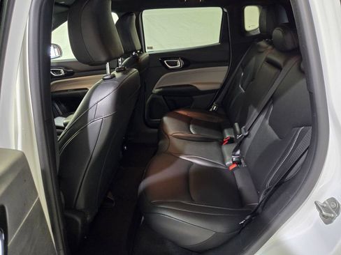 Certified 2025 Jeep Compass Limited AWD/4WD image 17